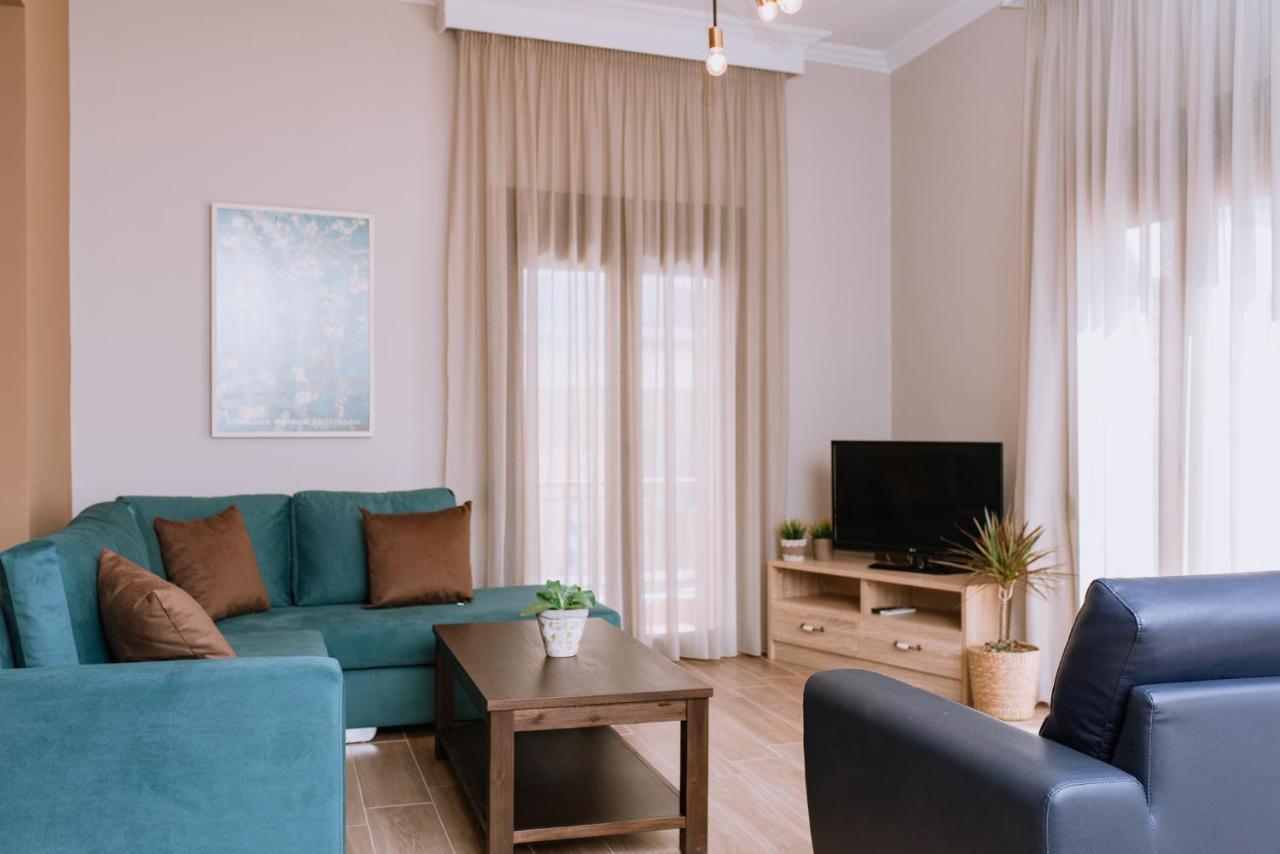 ιlektra's House Apartment *
